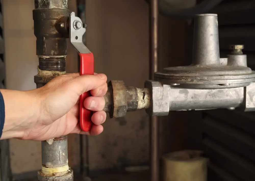 hand turning valve on hot water tank